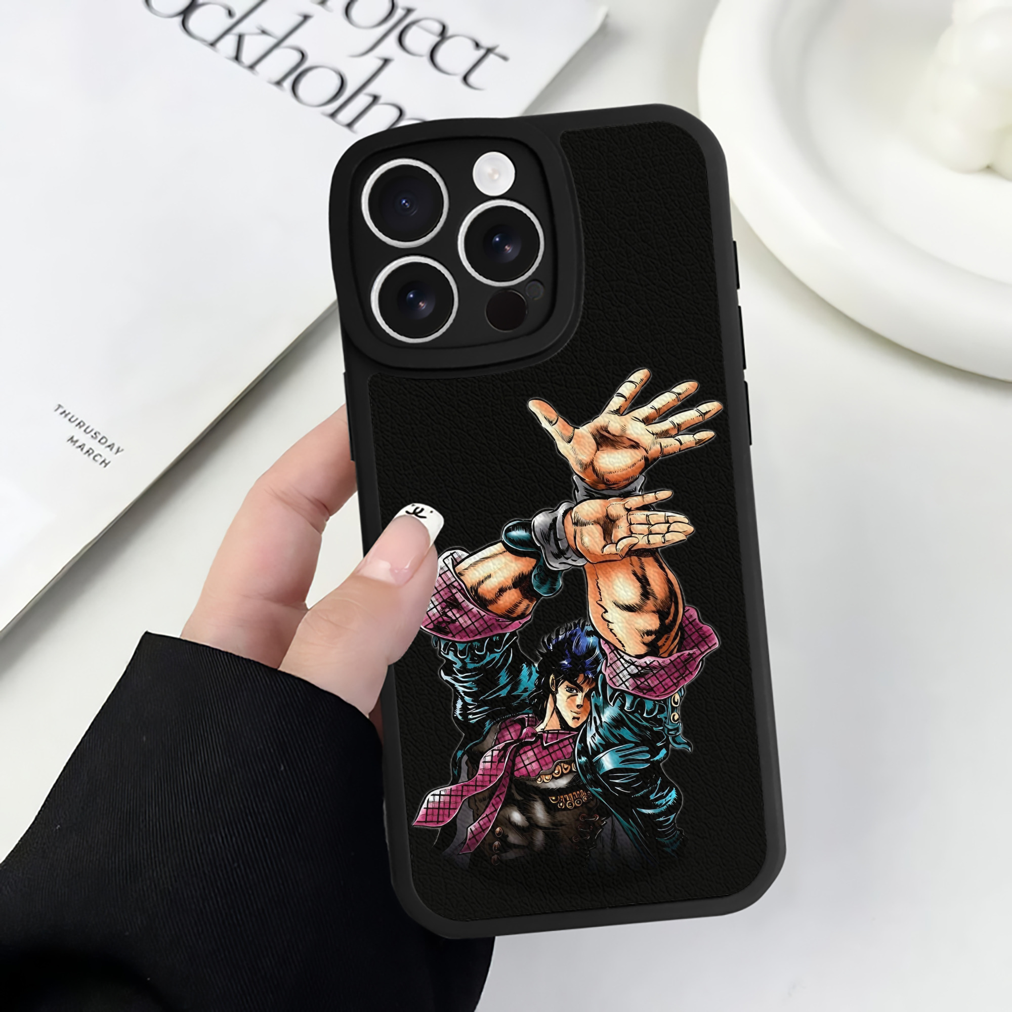 （画像用） ジョジョの奇妙な冒険 /ジョナサン?ジョースター JoJo's Bizarre Adventure Jonathan Joestar 【iPhone 16シリーズ対応】シリコンスマホケース（レザー調） 材質：シリコン
